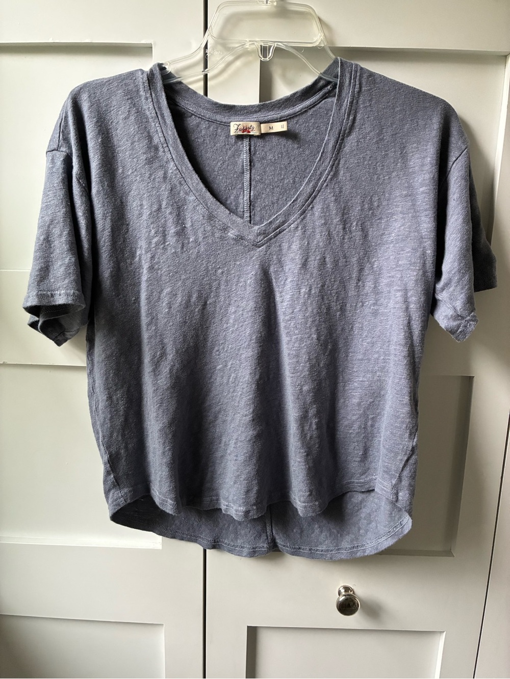 Faherty Women’s Linen V-Neck Dusty Slate Blue Short Sleeve Tee Size Medium